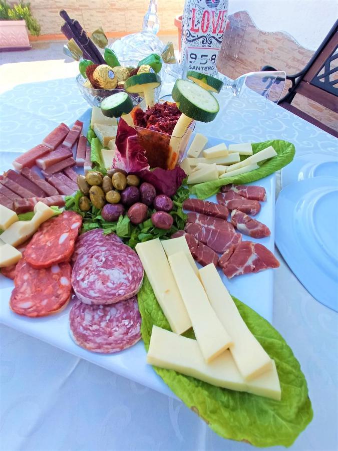 Brezza Tra Gli Alberi Bed & Breakfast Alcamo Exterior foto