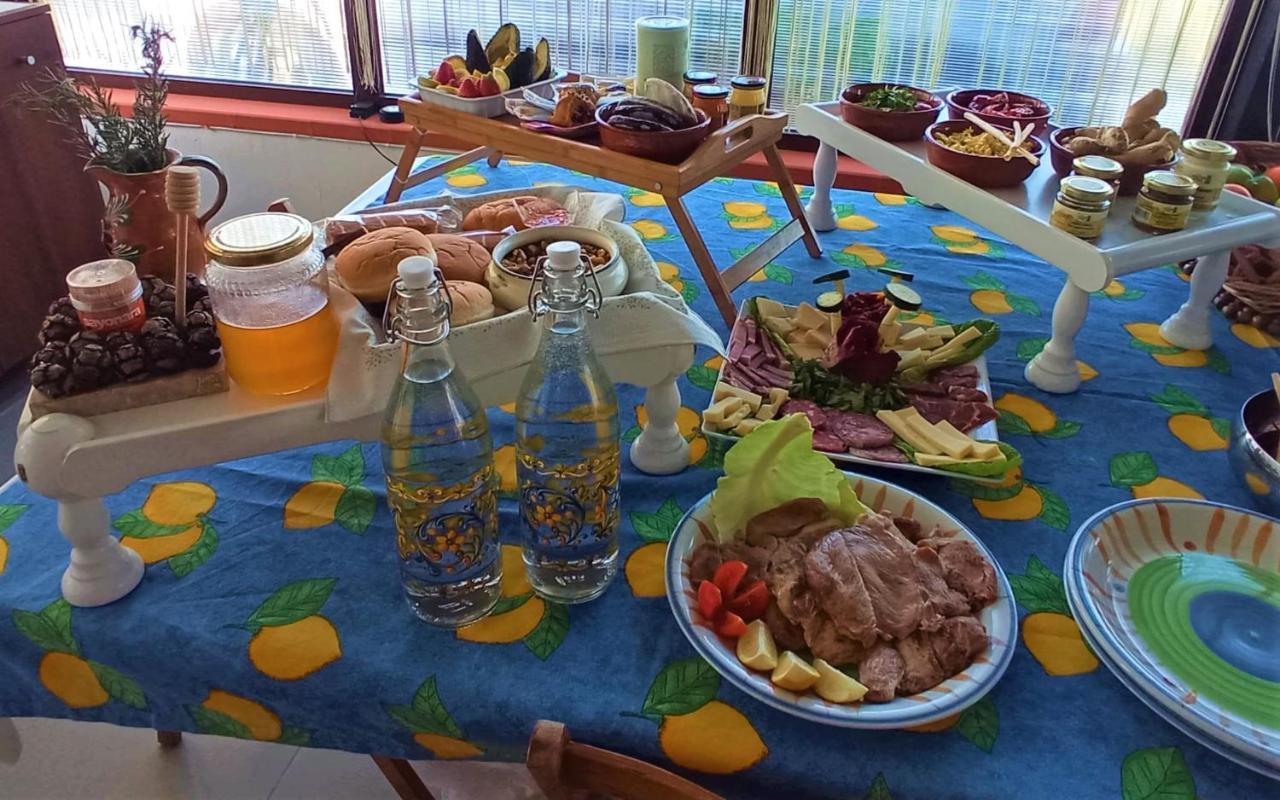 Brezza Tra Gli Alberi Bed & Breakfast Alcamo Exterior foto